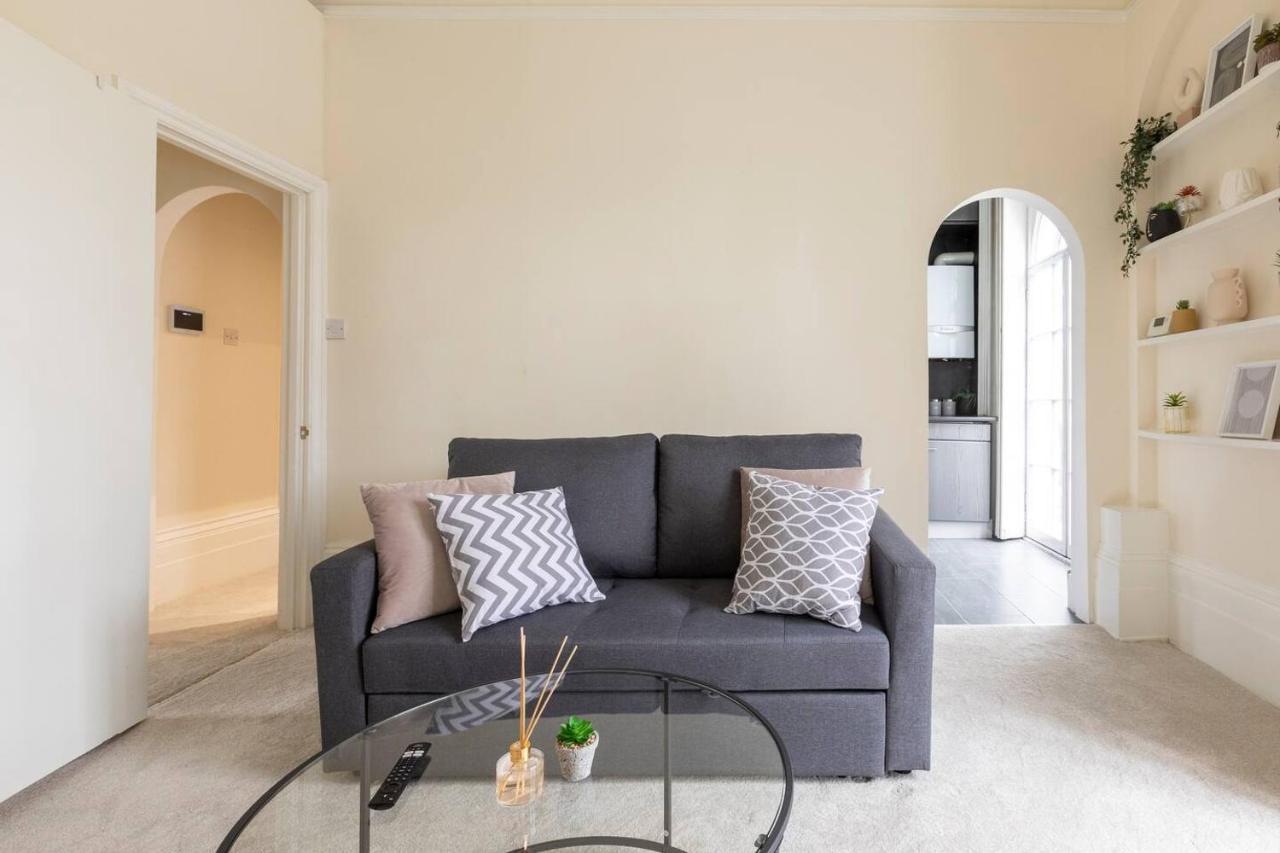 Appartamento Cozy Flat In The Heart Of Londra Esterno foto