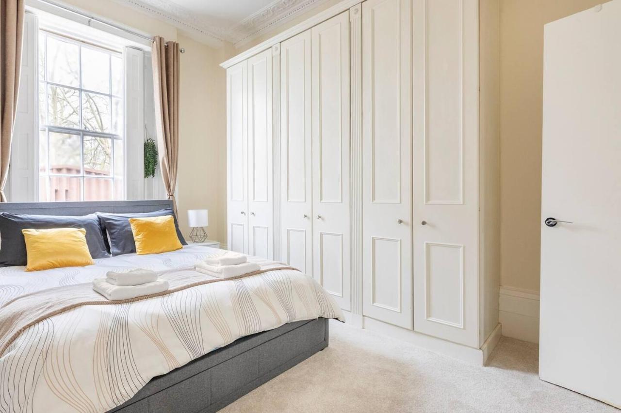 Appartamento Cozy Flat In The Heart Of Londra Esterno foto