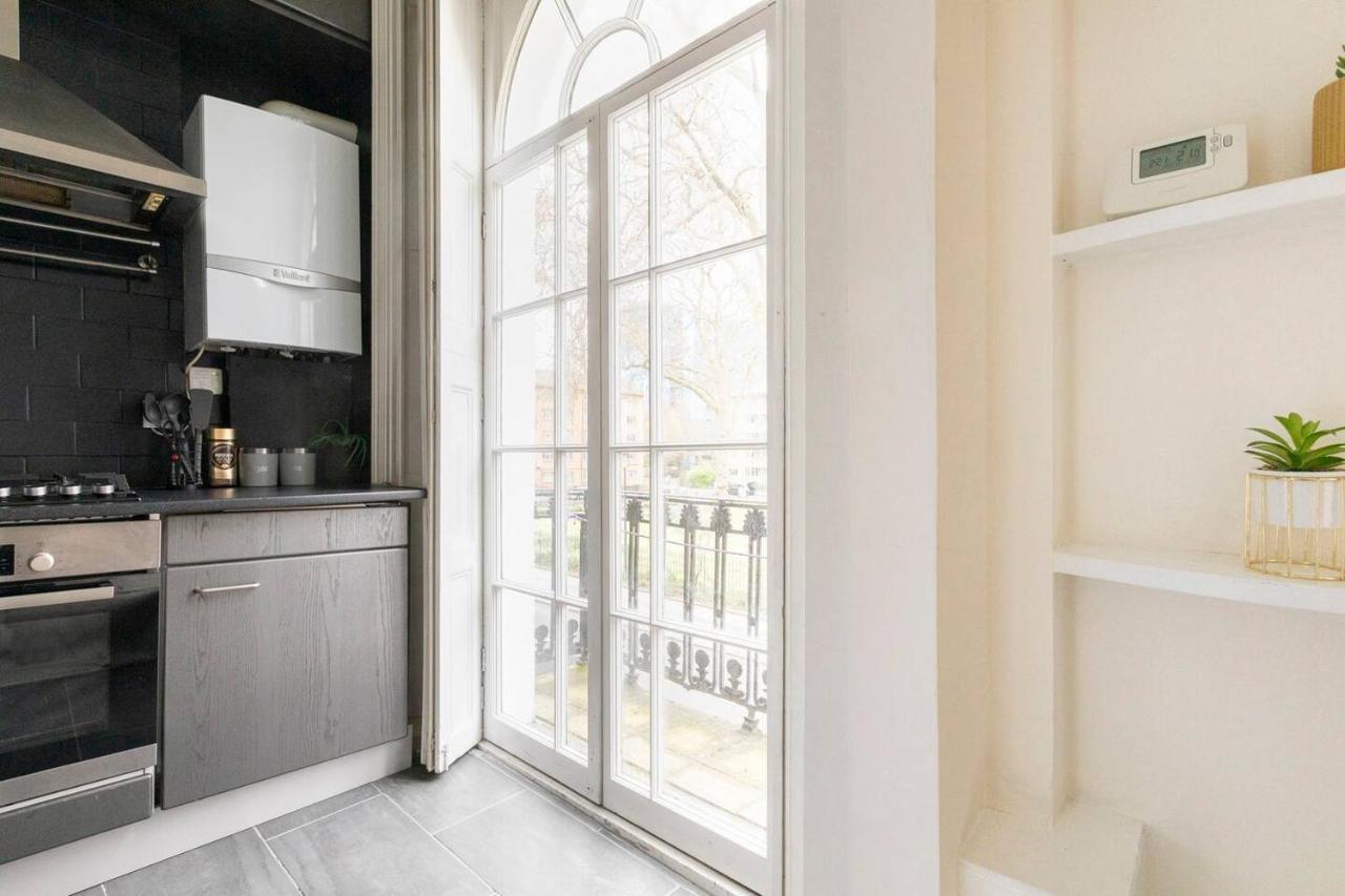 Appartamento Cozy Flat In The Heart Of Londra Esterno foto