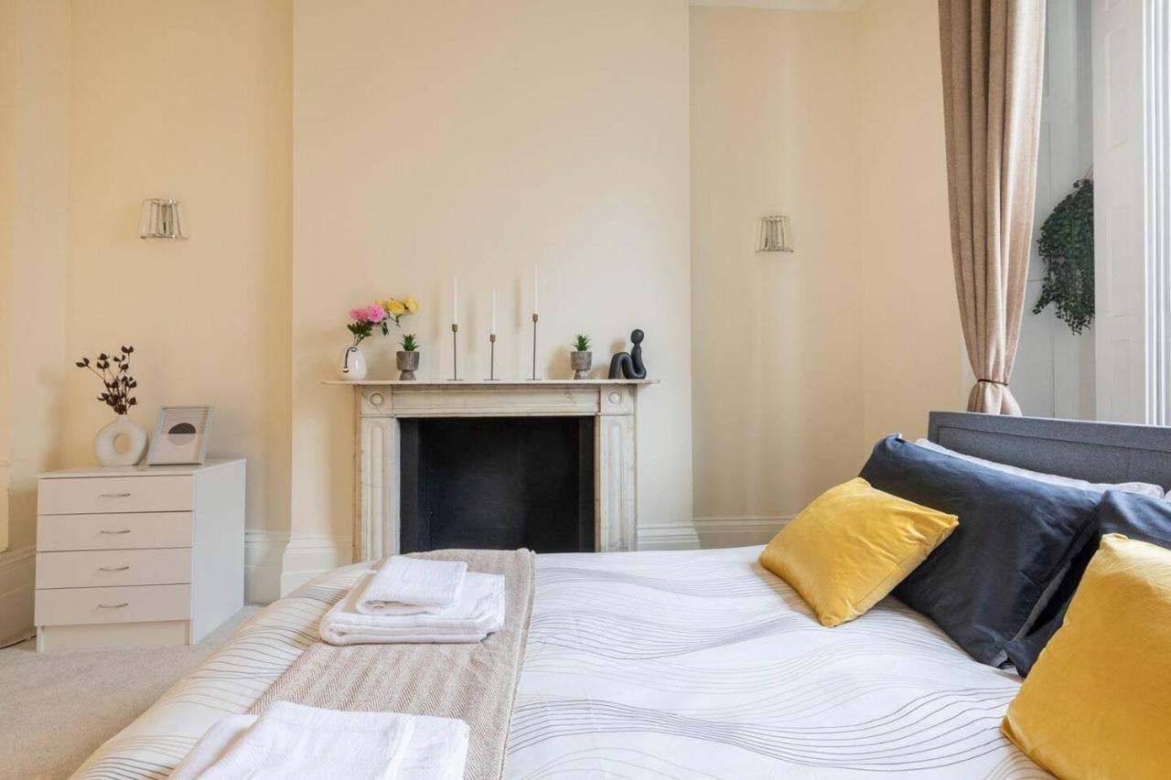 Appartamento Cozy Flat In The Heart Of Londra Esterno foto